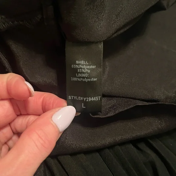 NWOT Tuckernuck Pomander Place Black Pleated Faux Leather Mini Skirt - Picture 7 of 7